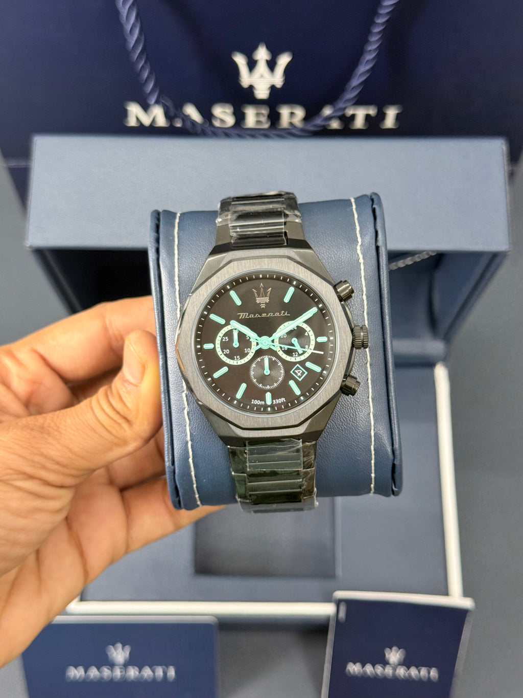 R8873644001