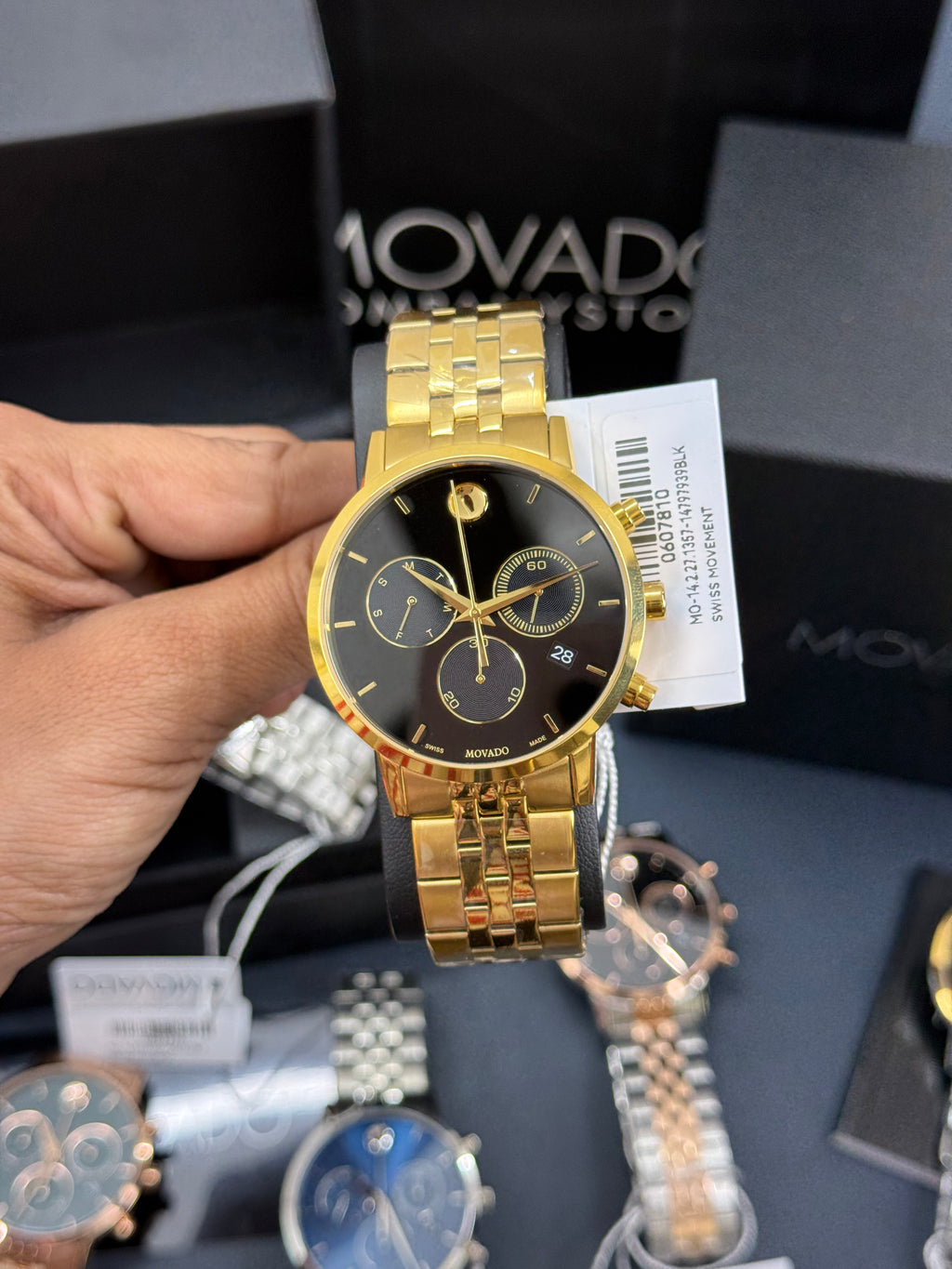 607810