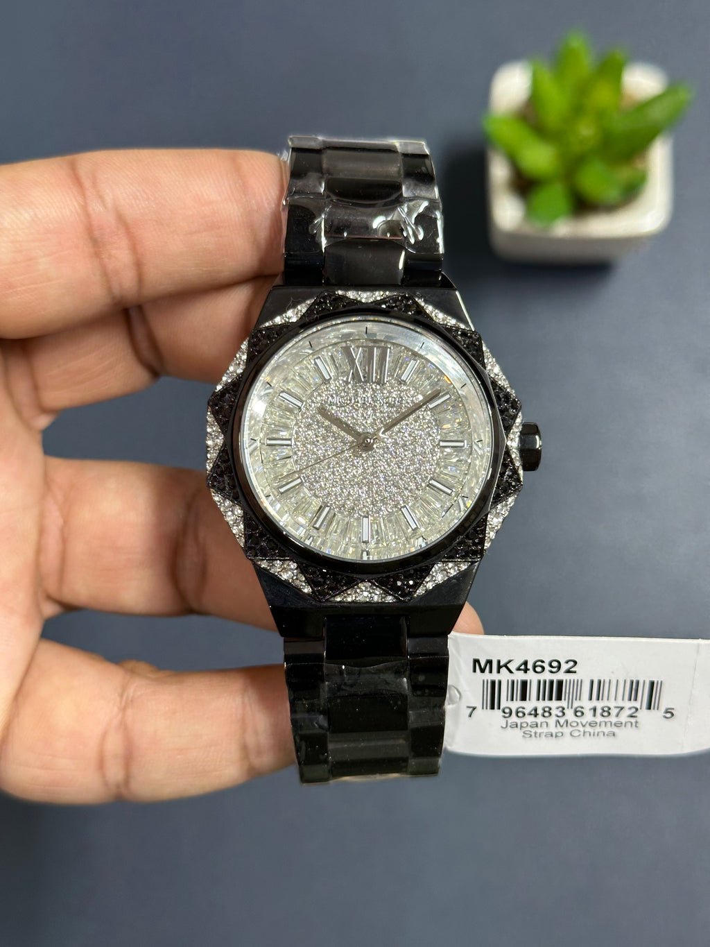 MK4692